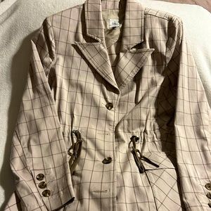 Cabi jacket size L Short trench
